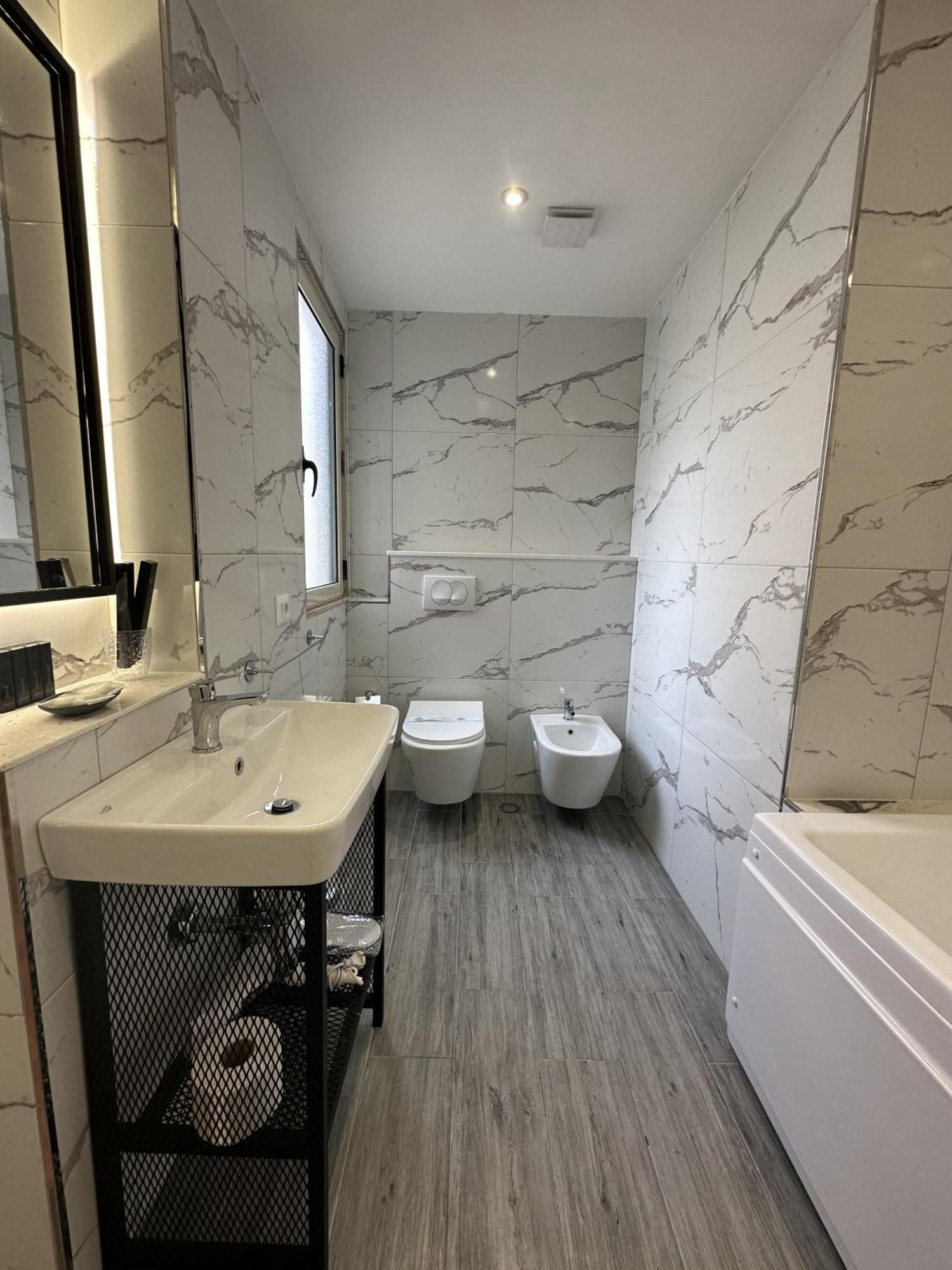 Peaky Hotel Durres Ngoại thất bức ảnh