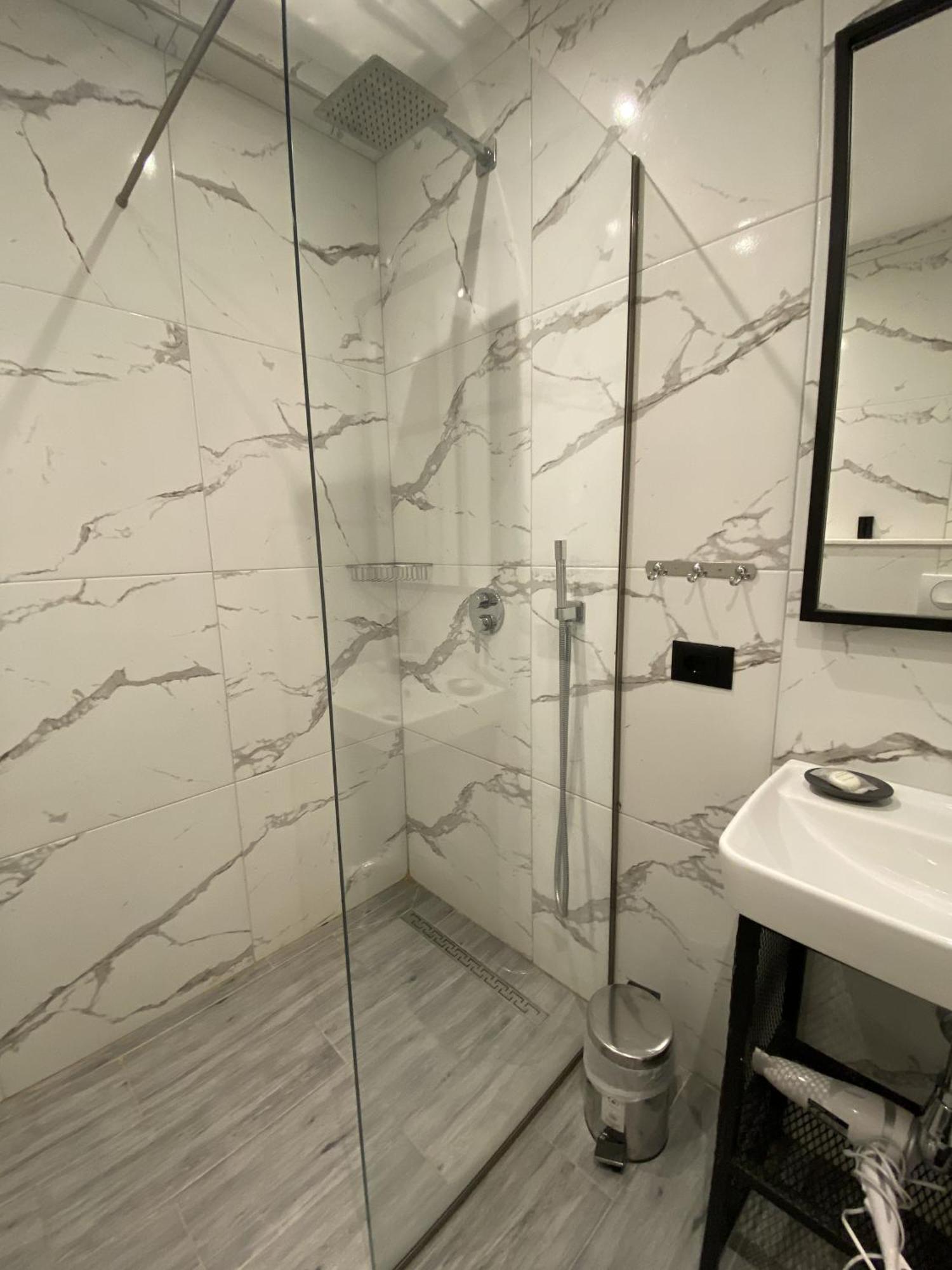 Peaky Hotel Durres Ngoại thất bức ảnh
