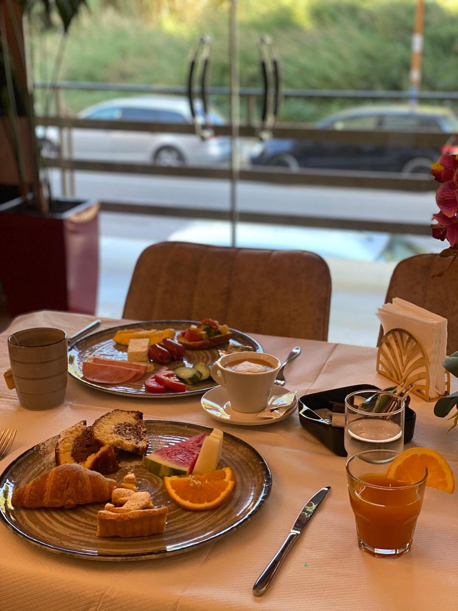 Peaky Hotel Durres Ngoại thất bức ảnh
