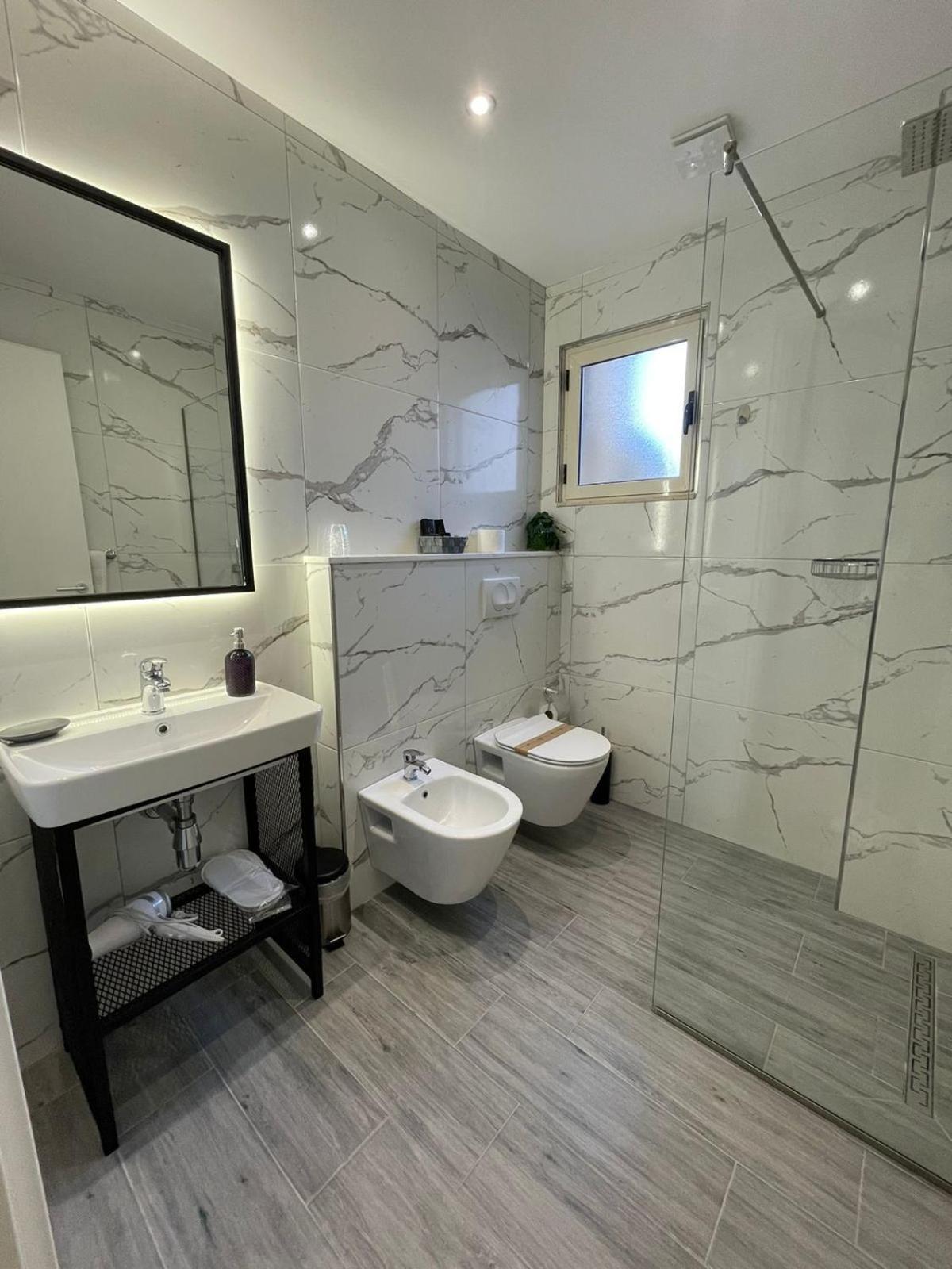 Peaky Hotel Durres Ngoại thất bức ảnh